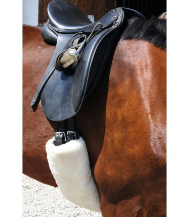 Singelhoes in synthetisch schapenvacht